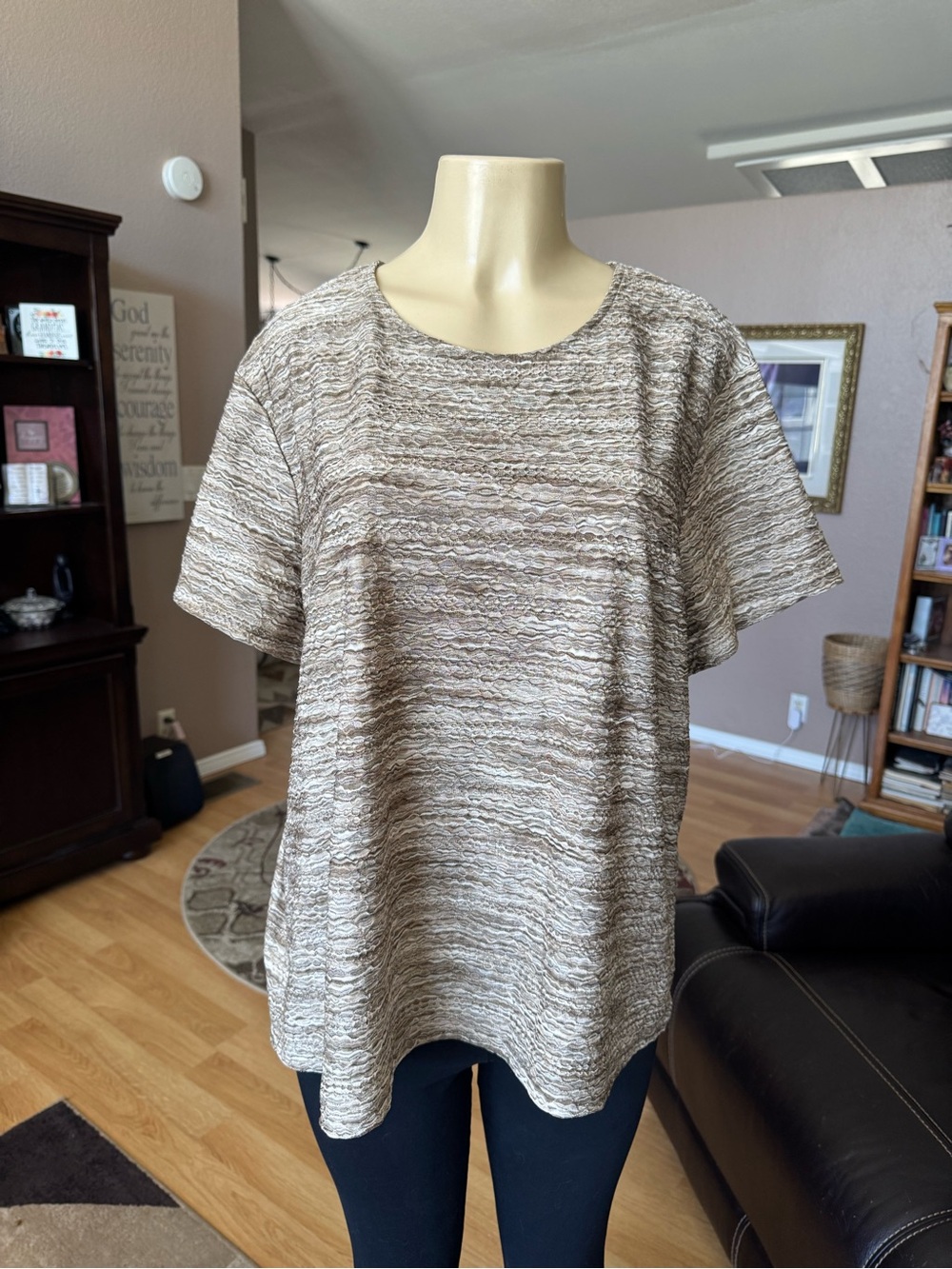 Covington stretch tan & gold short sleeve blouse-size 2X